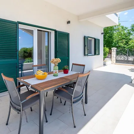 Apartment Mirjam Trogir Exterior photo