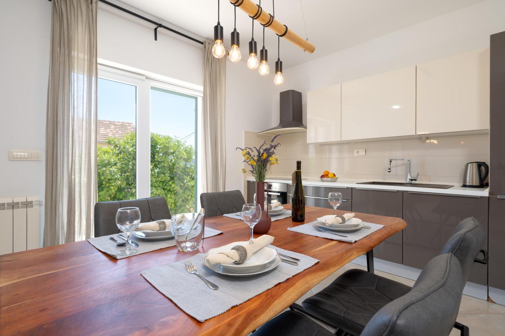 Mirjam Apartment *