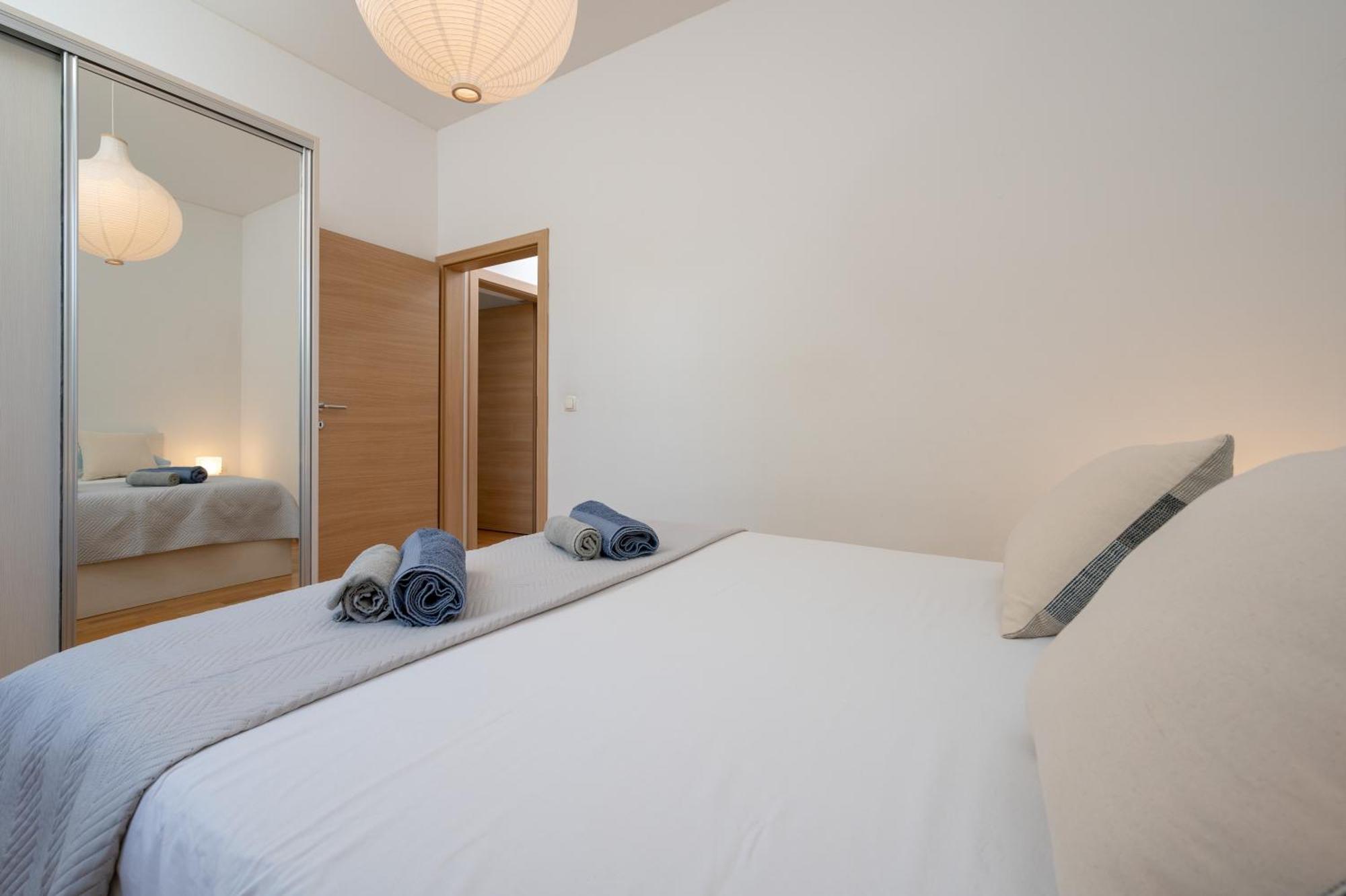 Mirjam Apartment *